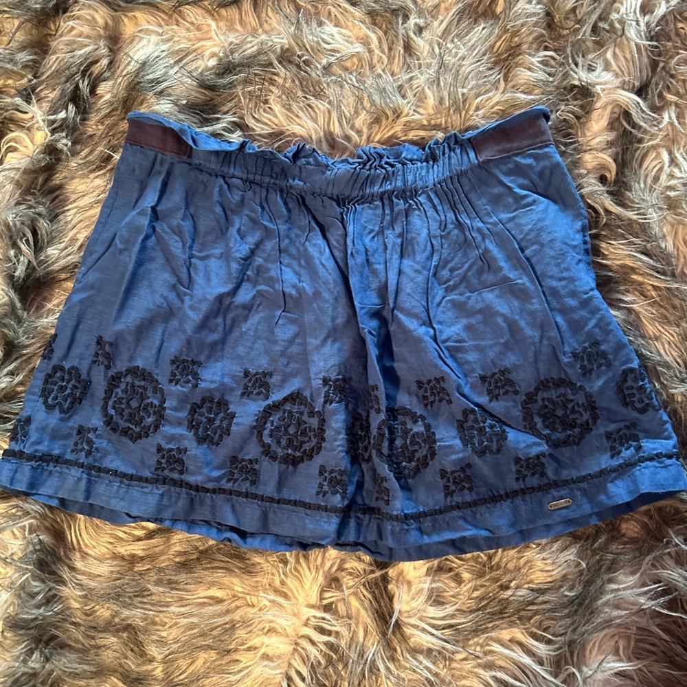 ⭒ hollister blue patterned skirt